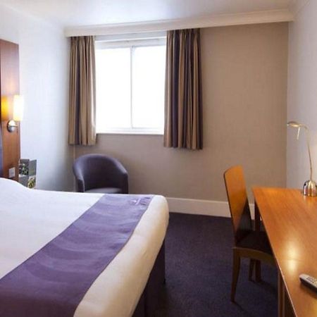 Premier Inn Huddersfield Central Dış mekan fotoğraf