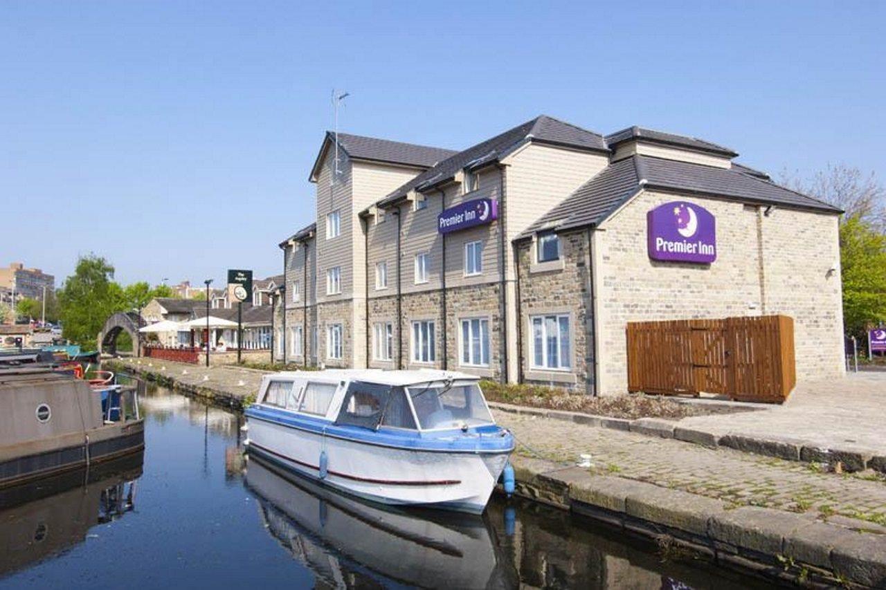 Premier Inn Huddersfield Central Dış mekan fotoğraf