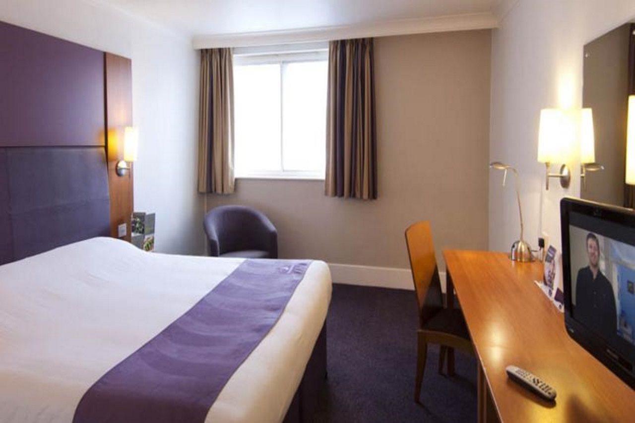 Premier Inn Huddersfield Central Dış mekan fotoğraf