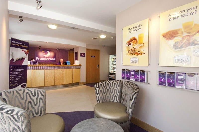 Premier Inn Huddersfield Central Dış mekan fotoğraf